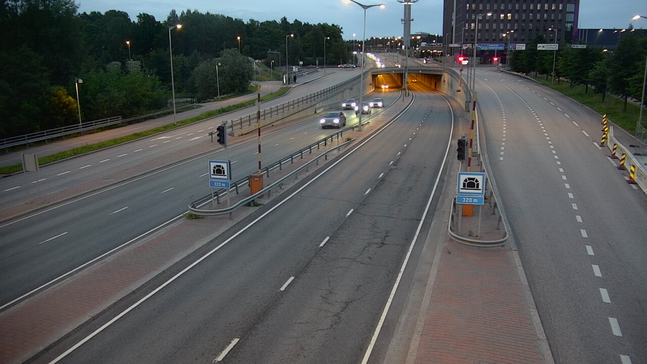 Kelikamerat Kuva Tie 100 Helsinki Hakamäentie, Kivihaan tunneli, länsi, Helsinki, Uusimaa