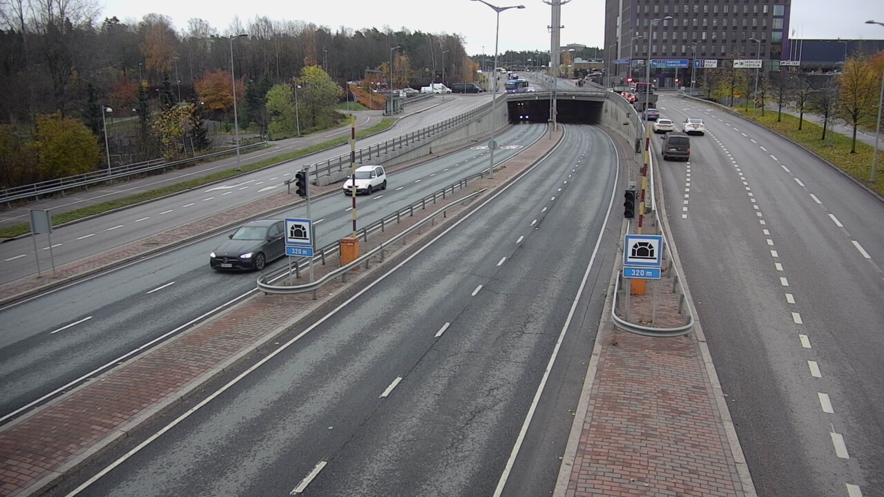 Kelikamerat Kuva Tie 100 Helsinki Hakamäentie, Kivihaan tunneli, länsi, Helsinki, Uusimaa