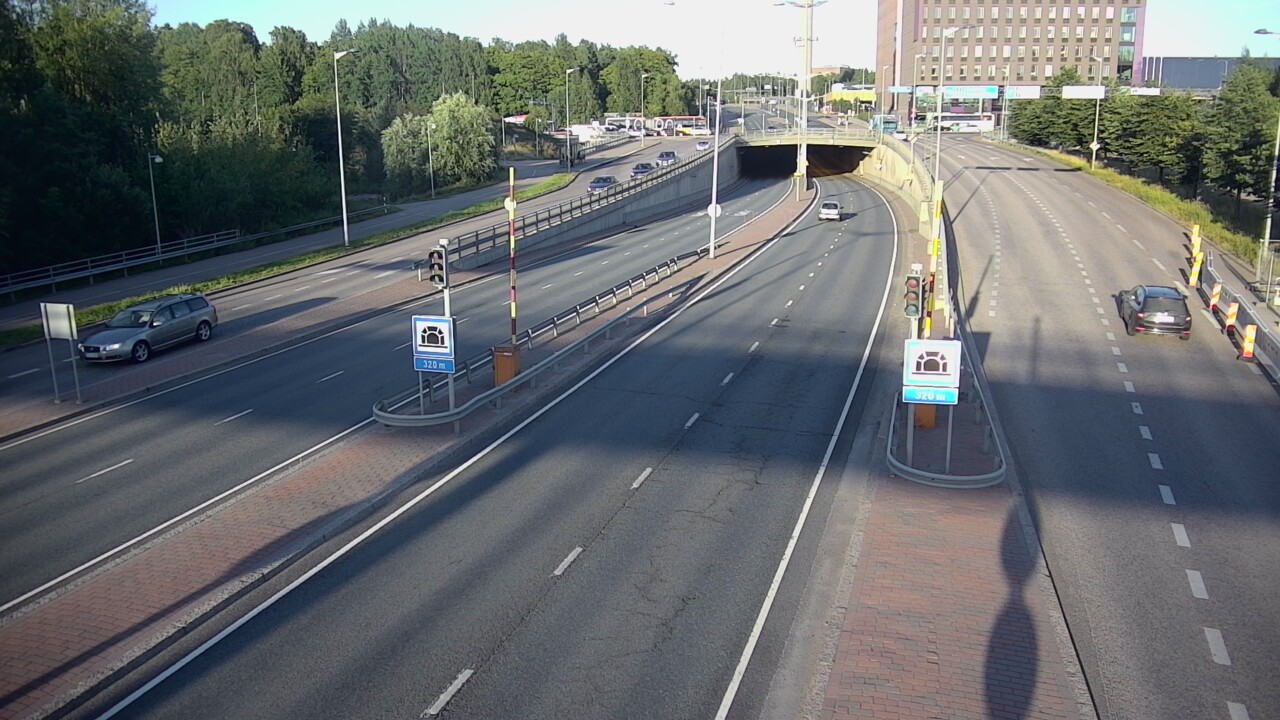 Kelikamerat Kuva Tie 100 Helsinki Hakamäentie, Kivihaan tunneli, länsi, Helsinki, Uusimaa