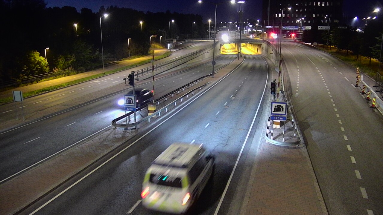 Kelikamerat Kuva Tie 100 Helsinki Hakamäentie, Kivihaan tunneli, länsi, Helsinki, Uusimaa