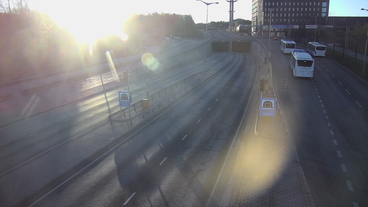 Kelikamerat Kuva Tie 100 Helsinki Hakamäentie, Kivihaan tunneli, länsi, Helsinki, Uusimaa