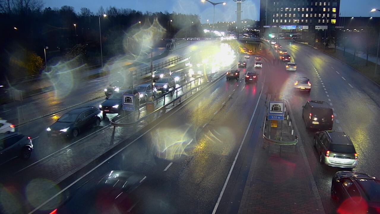 Kelikamerat Kuva Tie 100 Helsinki Hakamäentie, Kivihaan tunneli, länsi, Helsinki, Uusimaa