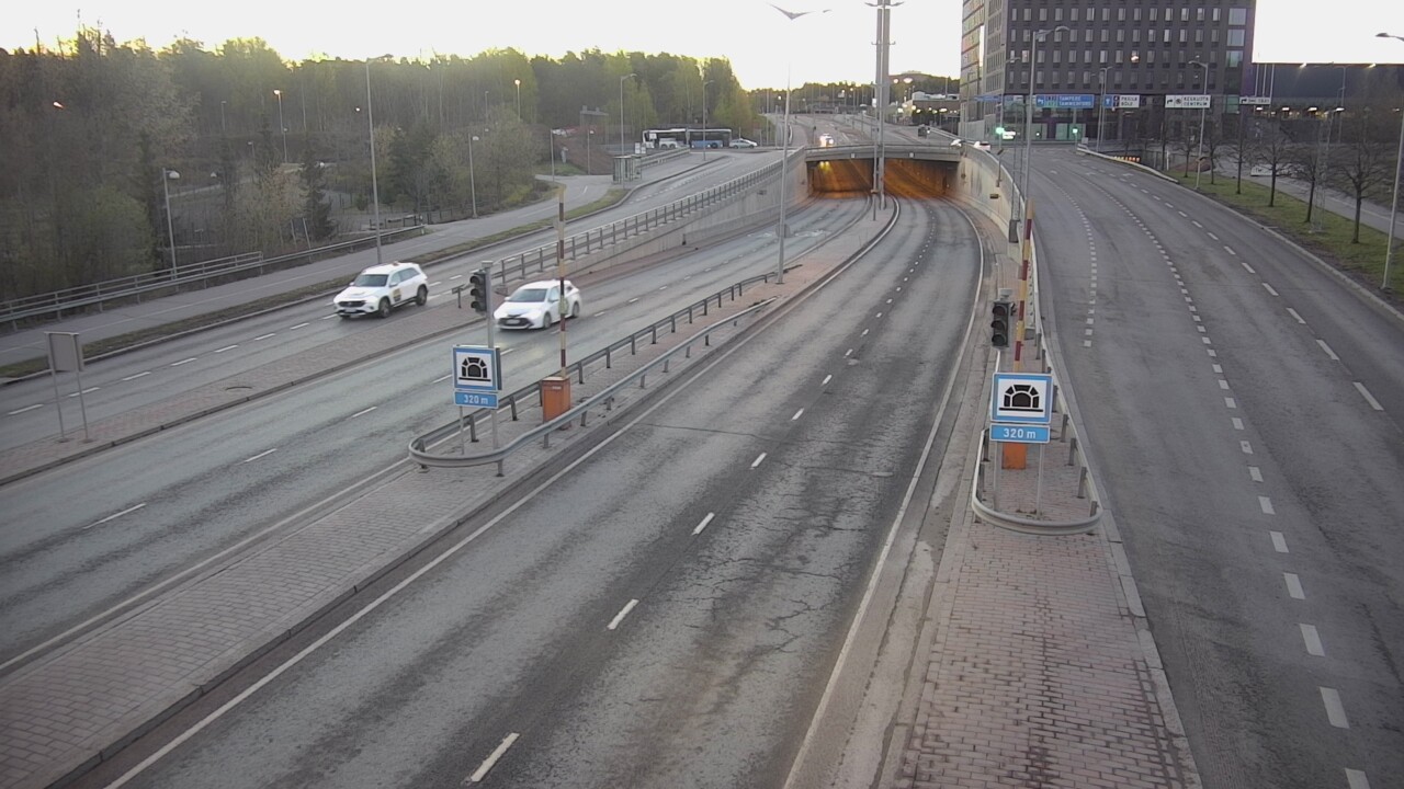Kelikamerat Kuva Tie 100 Helsinki Hakamäentie, Kivihaan tunneli, länsi, Helsinki, Uusimaa
