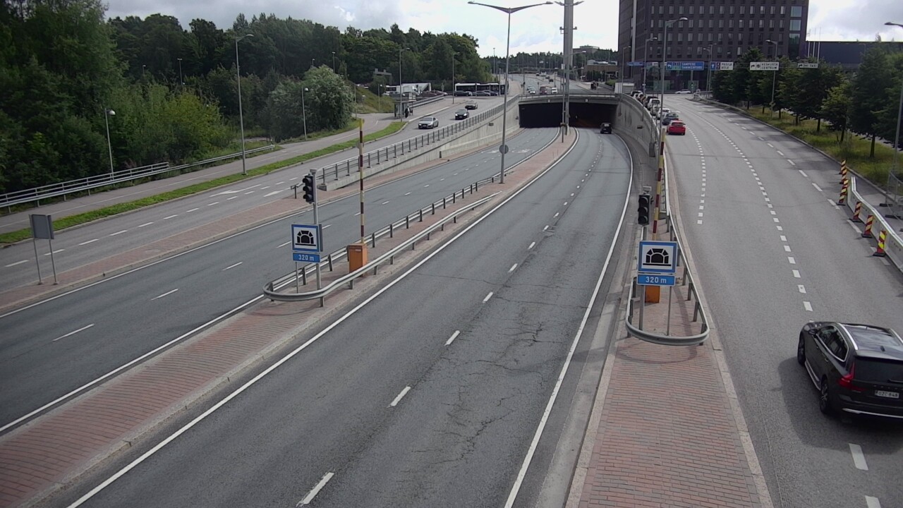 Kelikamerat Kuva Tie 100 Helsinki Hakamäentie, Kivihaan tunneli, länsi, Helsinki, Uusimaa