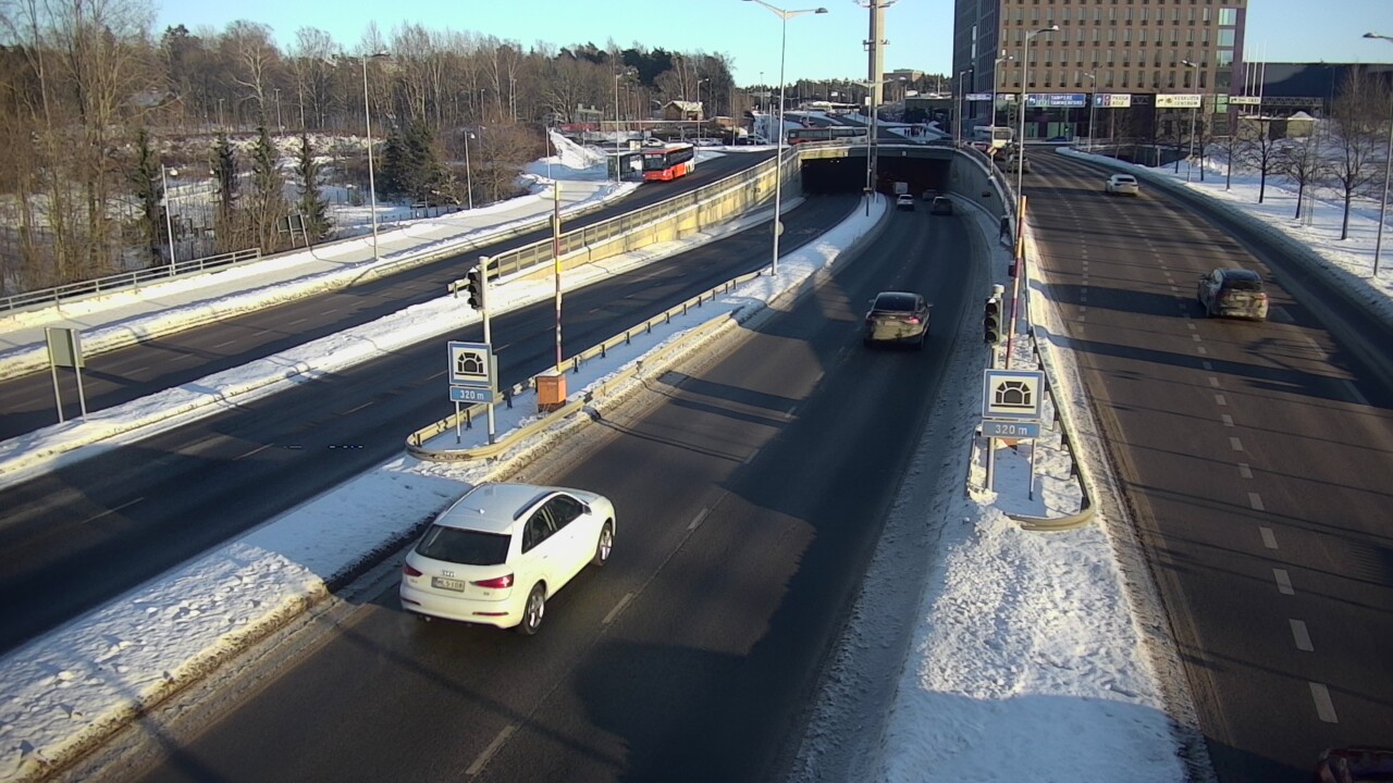 Kelikamerat Kuva Tie 100 Helsinki Hakamäentie, Kivihaan tunneli, länsi, Helsinki, Uusimaa