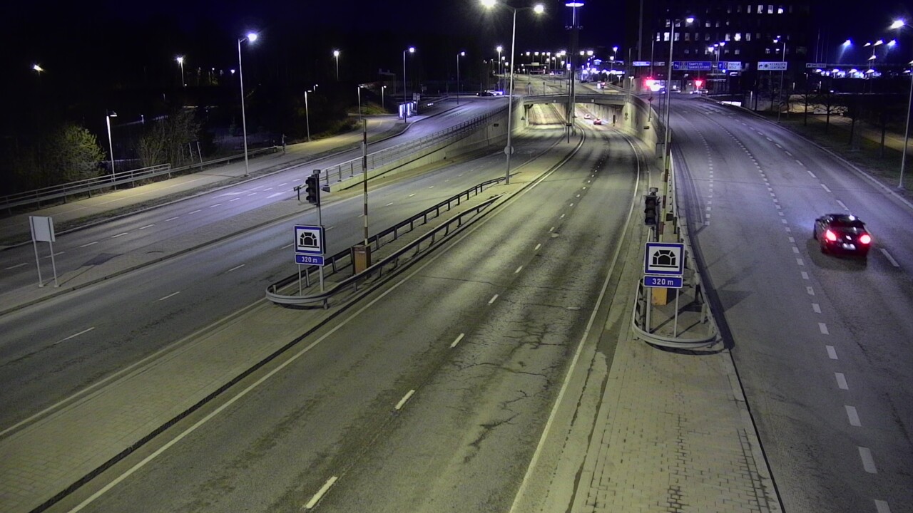 Kelikamerat Kuva Tie 100 Helsinki Hakamäentie, Kivihaan tunneli, länsi, Helsinki, Uusimaa