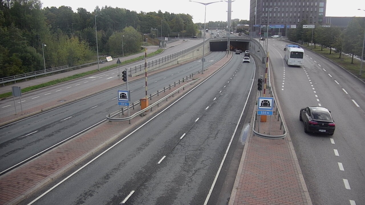 Weather Camera Image Road 100 Helsinki Hakamäentie, Kivihaan tunneli, länsi, Helsinki, Uusimaa
