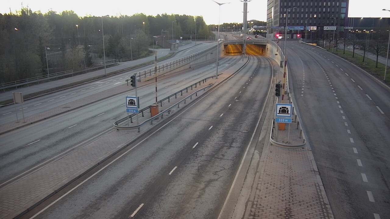Kelikamerat Kuva Tie 100 Helsinki Hakamäentie, Kivihaan tunneli, länsi, Helsinki, Uusimaa