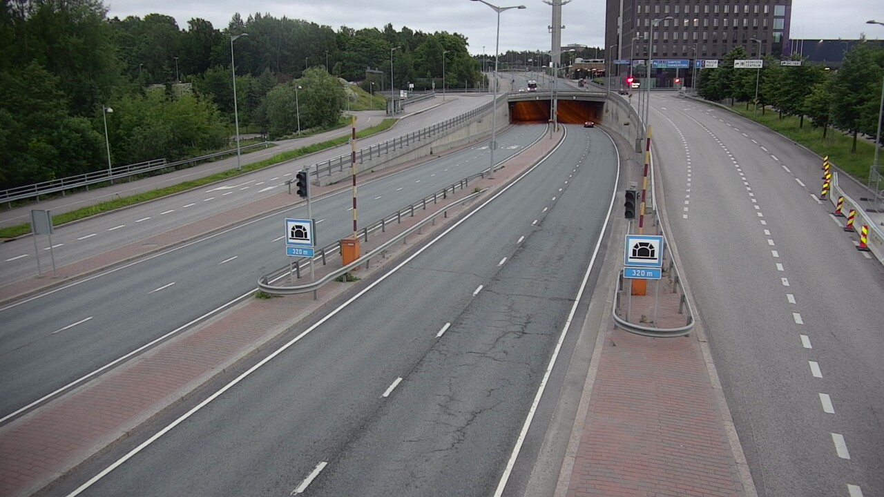 Kelikamerat Kuva Tie 100 Helsinki Hakamäentie, Kivihaan tunneli, länsi, Helsinki, Uusimaa