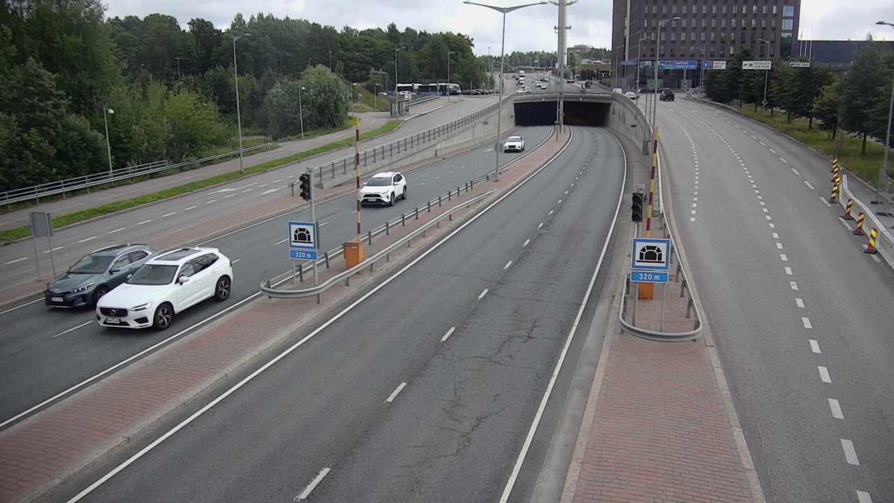 Kelikamerat Kuva Tie 100 Helsinki Hakamäentie, Kivihaan tunneli, länsi, Helsinki, Uusimaa
