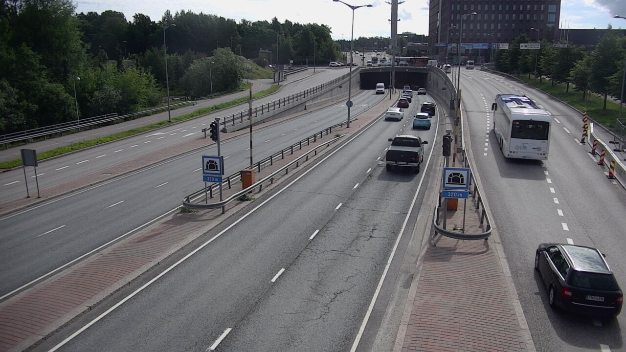 Kelikamerat Kuva Tie 100 Helsinki Hakamäentie, Kivihaan tunneli, länsi, Helsinki, Uusimaa