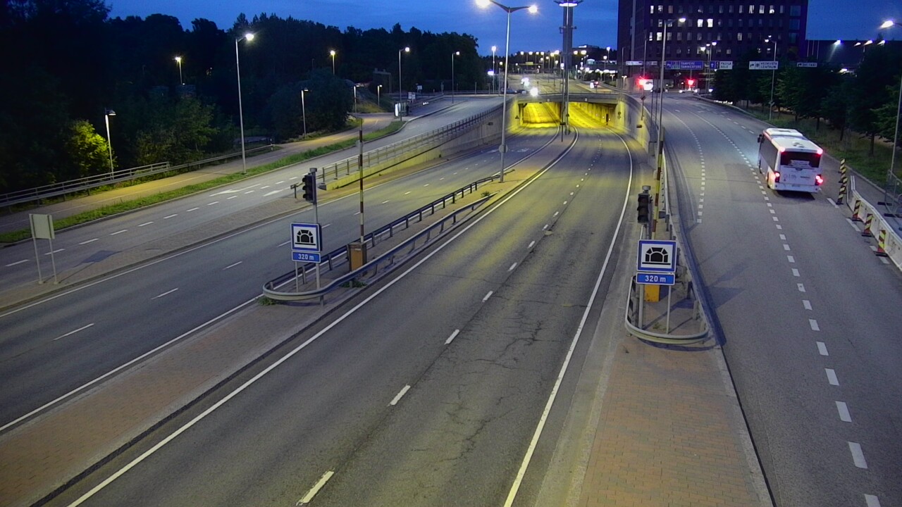 Kelikamerat Kuva Tie 100 Helsinki Hakamäentie, Kivihaan tunneli, länsi, Helsinki, Uusimaa