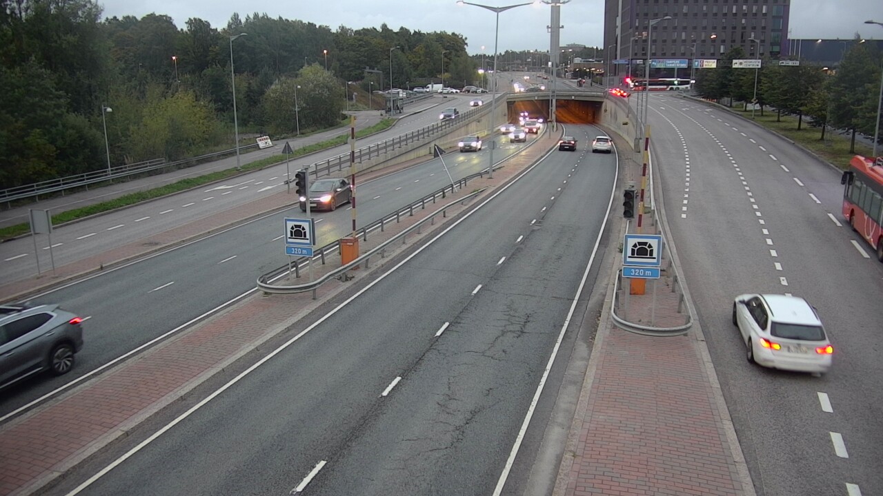 Kelikamerat Kuva Tie 100 Helsinki Hakamäentie, Kivihaan tunneli, länsi, Helsinki, Uusimaa