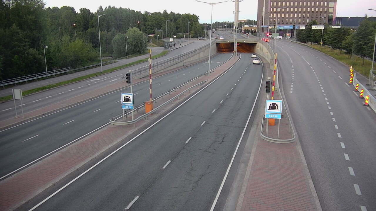 Kelikamerat Kuva Tie 100 Helsinki Hakamäentie, Kivihaan tunneli, länsi, Helsinki, Uusimaa