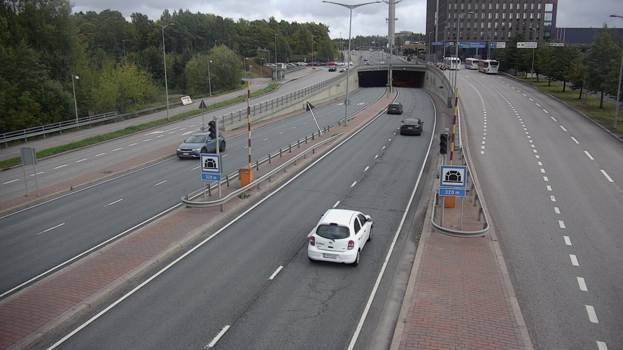 Kelikamerat Kuva Tie 100 Helsinki Hakamäentie, Kivihaan tunneli, länsi, Helsinki, Uusimaa