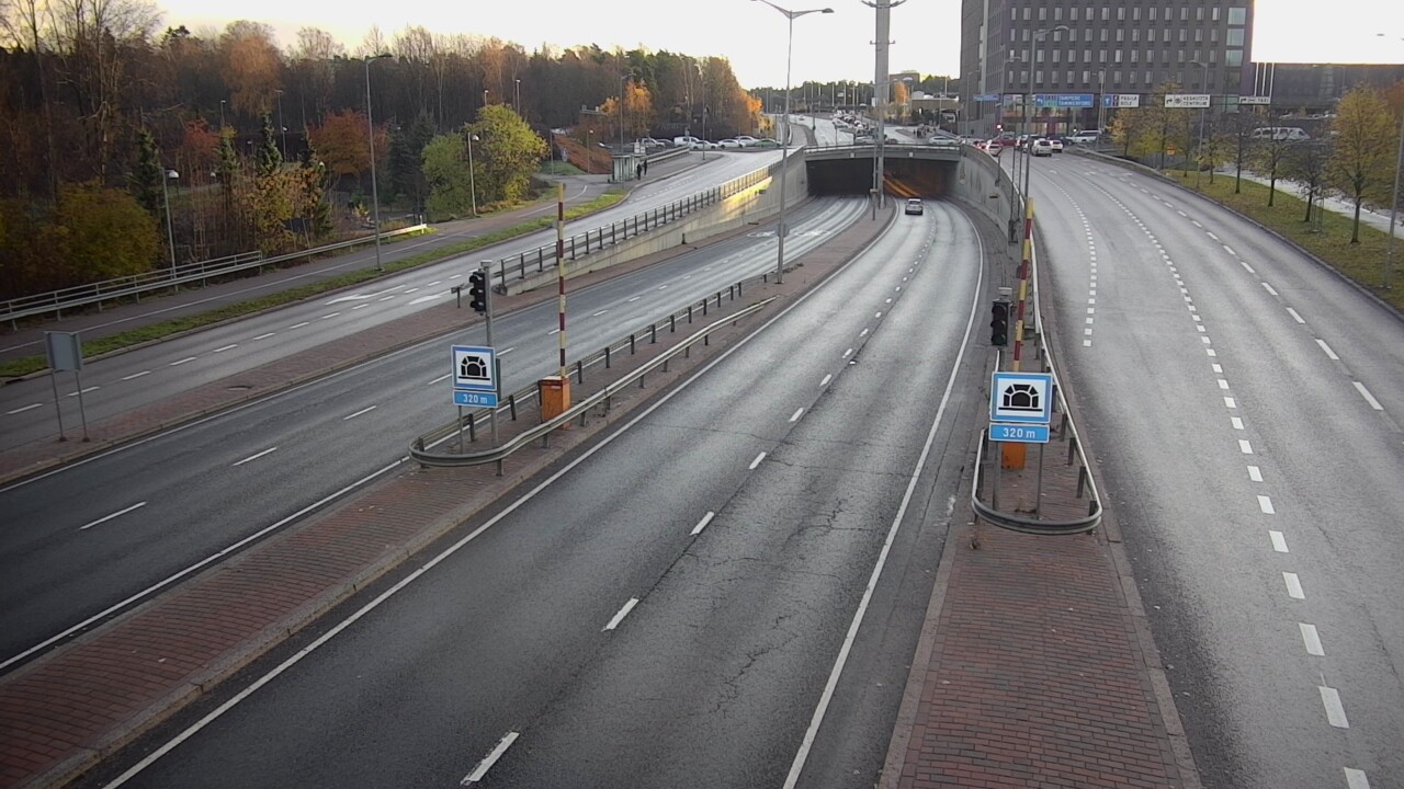 Kelikamerat Kuva Tie 100 Helsinki Hakamäentie, Kivihaan tunneli, länsi, Helsinki, Uusimaa