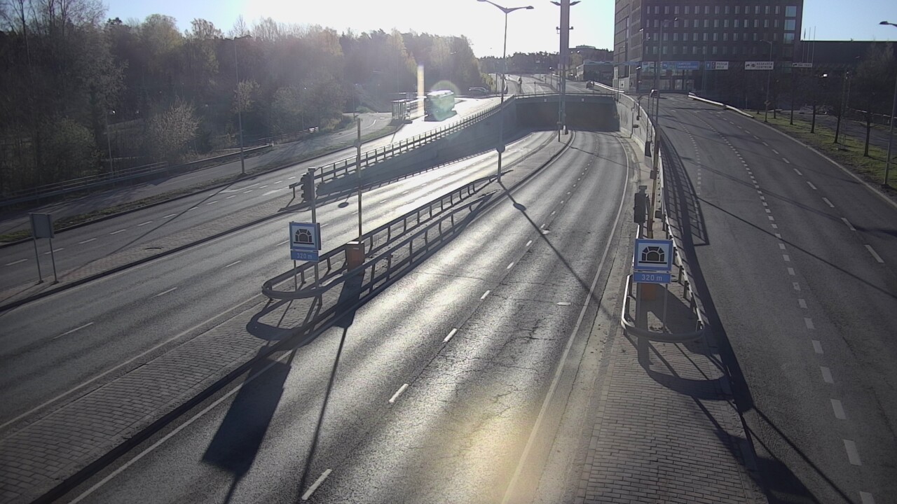 Kelikamerat Kuva Tie 100 Helsinki Hakamäentie, Kivihaan tunneli, länsi, Helsinki, Uusimaa