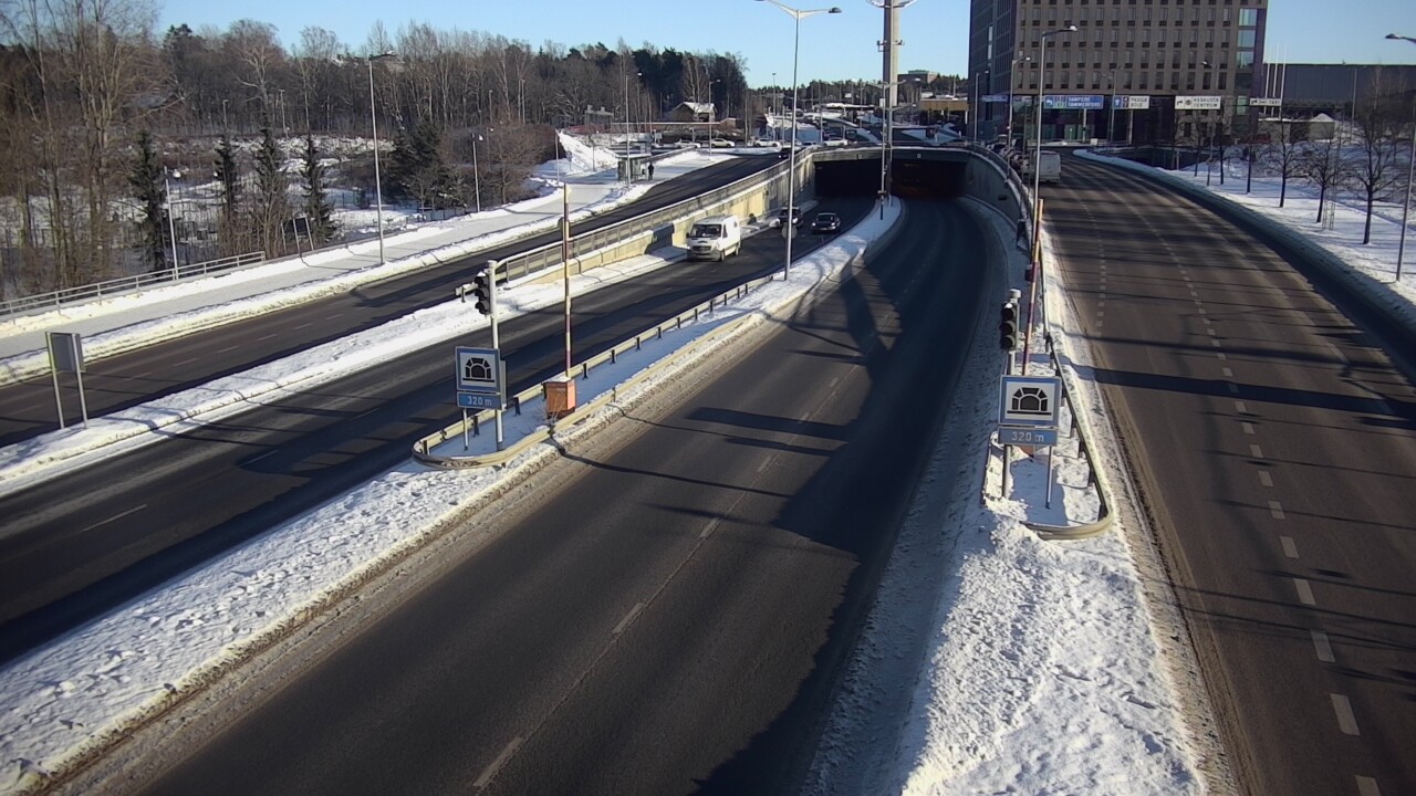 Kelikamerat Kuva Tie 100 Helsinki Hakamäentie, Kivihaan tunneli, länsi, Helsinki, Uusimaa