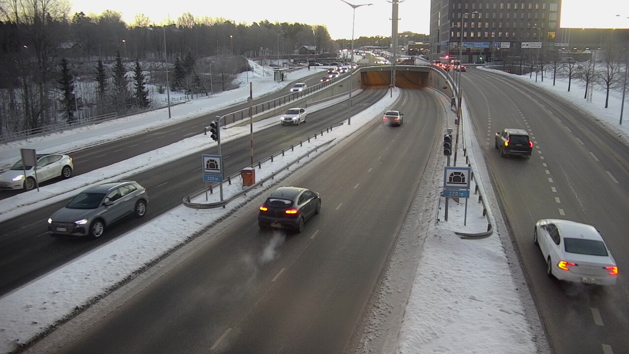 Kelikamerat Kuva Tie 100 Helsinki Hakamäentie, Kivihaan tunneli, länsi, Helsinki, Uusimaa