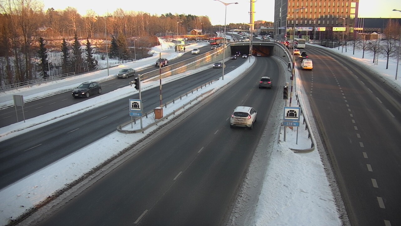 Kelikamerat Kuva Tie 100 Helsinki Hakamäentie, Kivihaan tunneli, länsi, Helsinki, Uusimaa