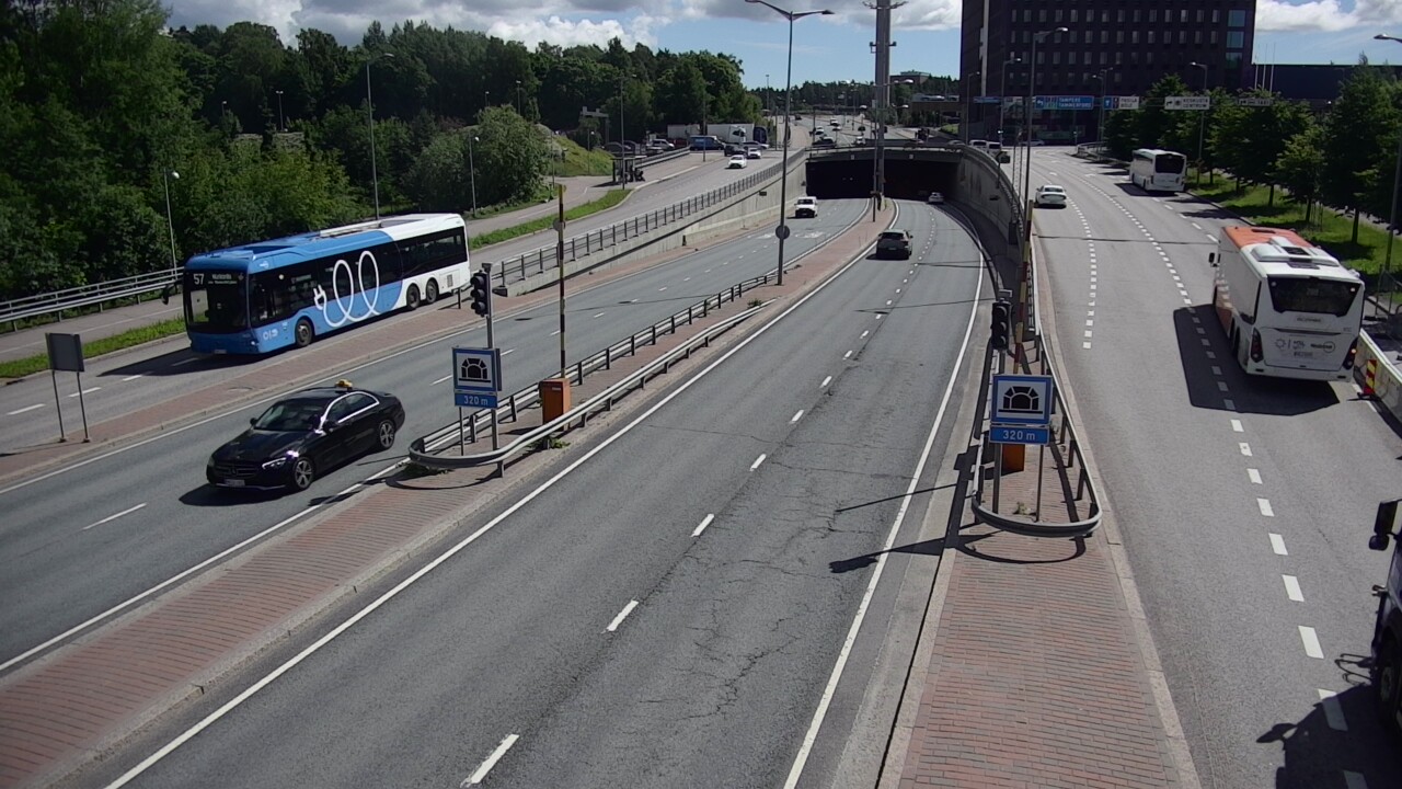 Kelikamerat Kuva Tie 100 Helsinki Hakamäentie, Kivihaan tunneli, länsi, Helsinki, Uusimaa