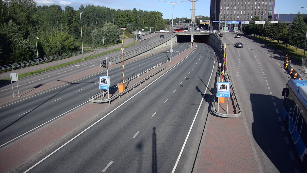 Kelikamerat Kuva Tie 100 Helsinki Hakamäentie, Kivihaan tunneli, länsi, Helsinki, Uusimaa