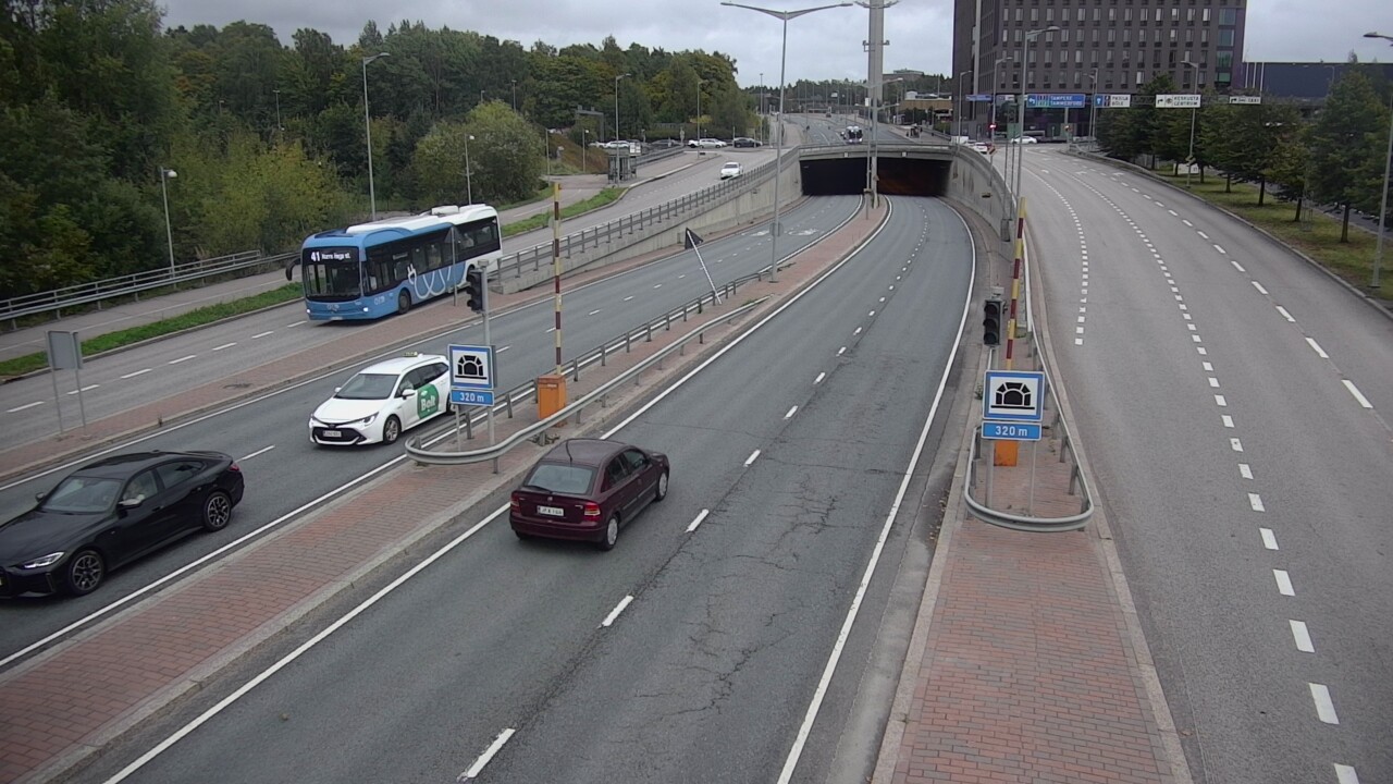 Kelikamerat Kuva Tie 100 Helsinki Hakamäentie, Kivihaan tunneli, länsi, Helsinki, Uusimaa