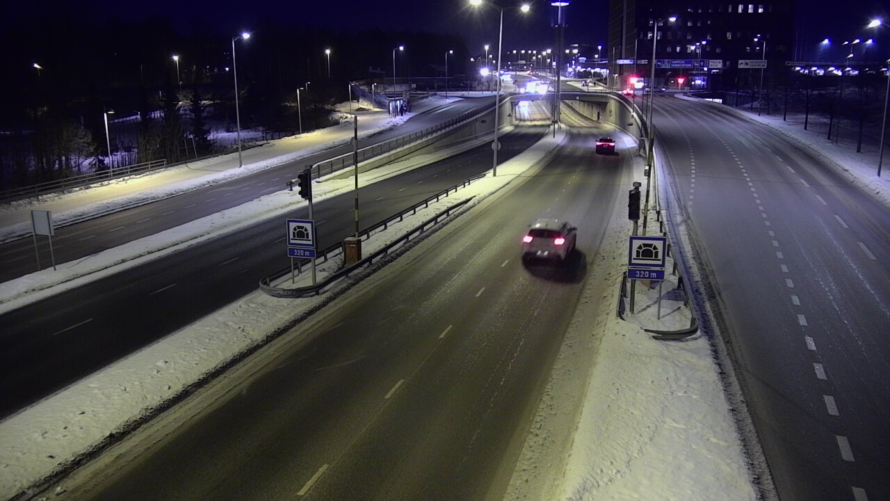 Weather Camera Image Road 100 Helsinki Hakamäentie, Kivihaan tunneli, länsi, Helsinki, Uusimaa
