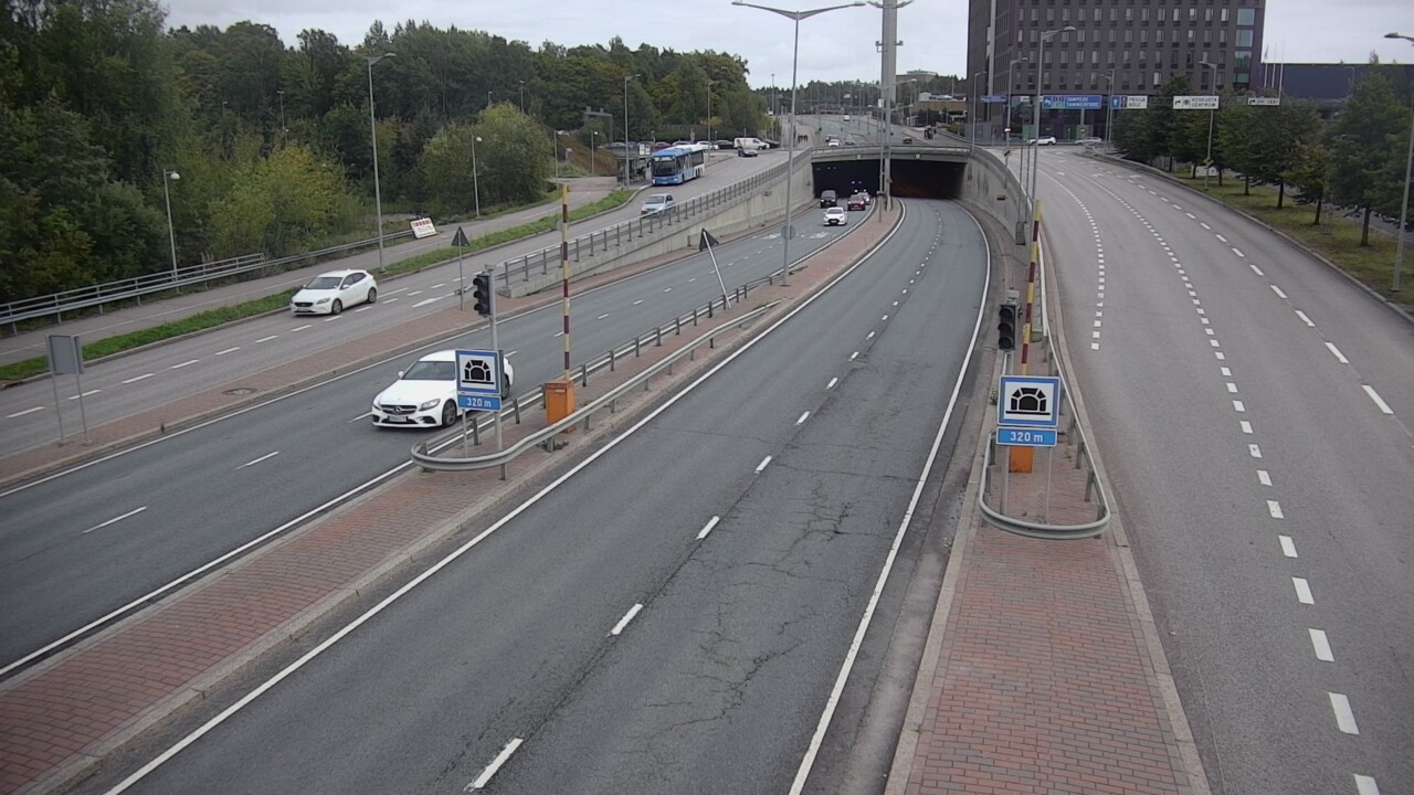 Kelikamerat Kuva Tie 100 Helsinki Hakamäentie, Kivihaan tunneli, länsi, Helsinki, Uusimaa