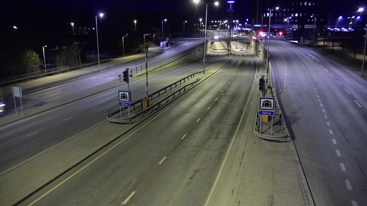 Weather Camera Image Road 100 Helsinki Hakamäentie, Kivihaan tunneli, länsi, Helsinki, Uusimaa