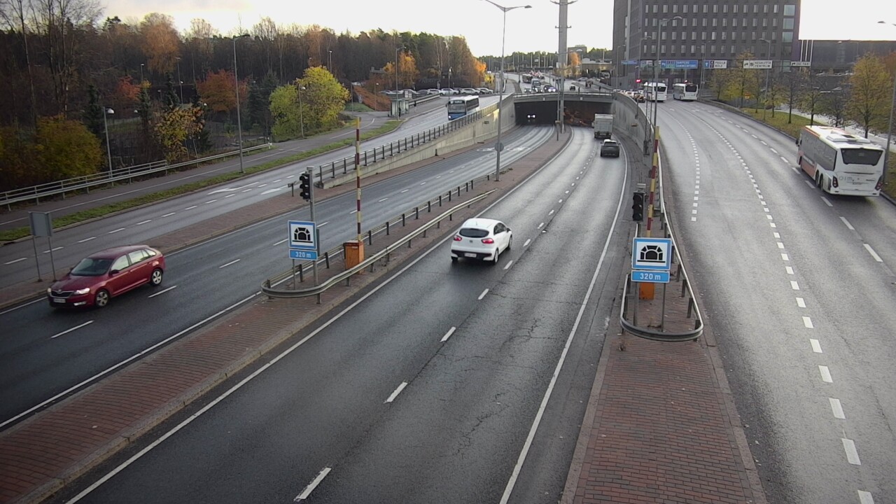 Kelikamerat Kuva Tie 100 Helsinki Hakamäentie, Kivihaan tunneli, länsi, Helsinki, Uusimaa