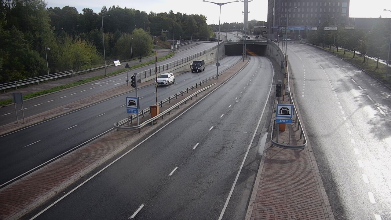 Kelikamerat Kuva Tie 100 Helsinki Hakamäentie, Kivihaan tunneli, länsi, Helsinki, Uusimaa