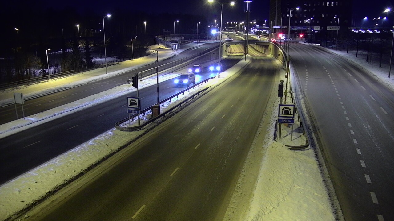 Weather Camera Image Road 100 Helsinki Hakamäentie, Kivihaan tunneli, länsi, Helsinki, Uusimaa