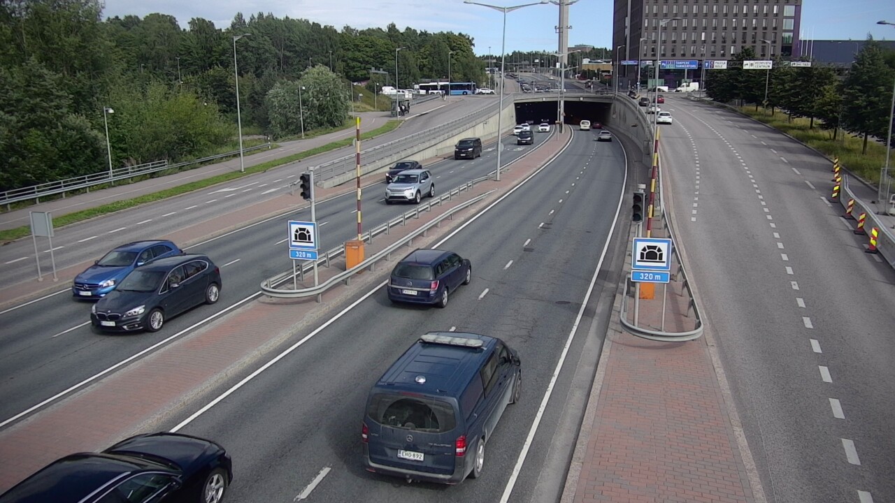 Kelikamerat Kuva Tie 100 Helsinki Hakamäentie, Kivihaan tunneli, länsi, Helsinki, Uusimaa