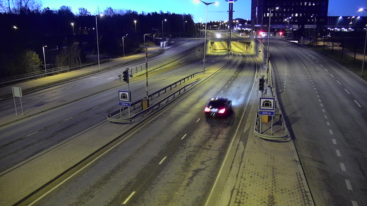 Kelikamerat Kuva Tie 100 Helsinki Hakamäentie, Kivihaan tunneli, länsi, Helsinki, Uusimaa