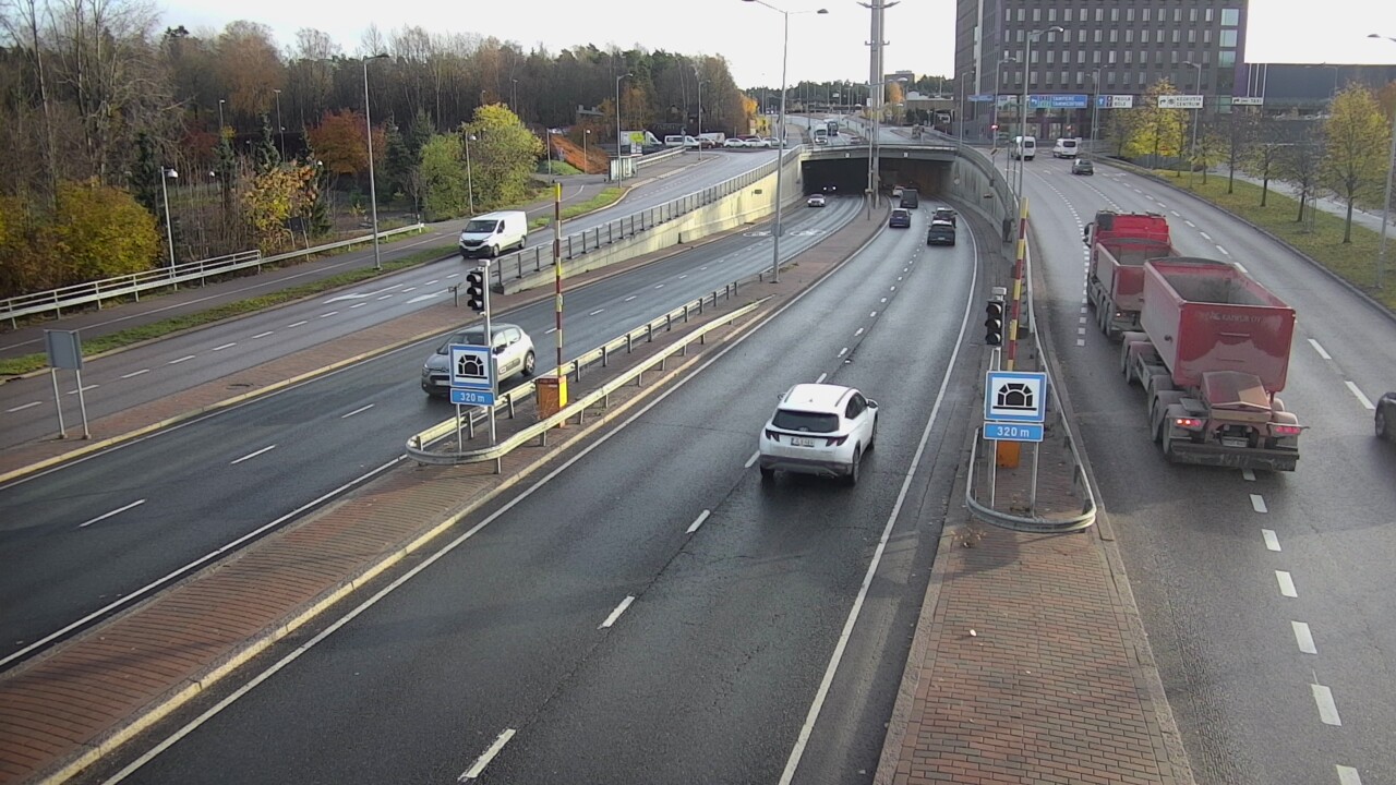 Kelikamerat Kuva Tie 100 Helsinki Hakamäentie, Kivihaan tunneli, länsi, Helsinki, Uusimaa