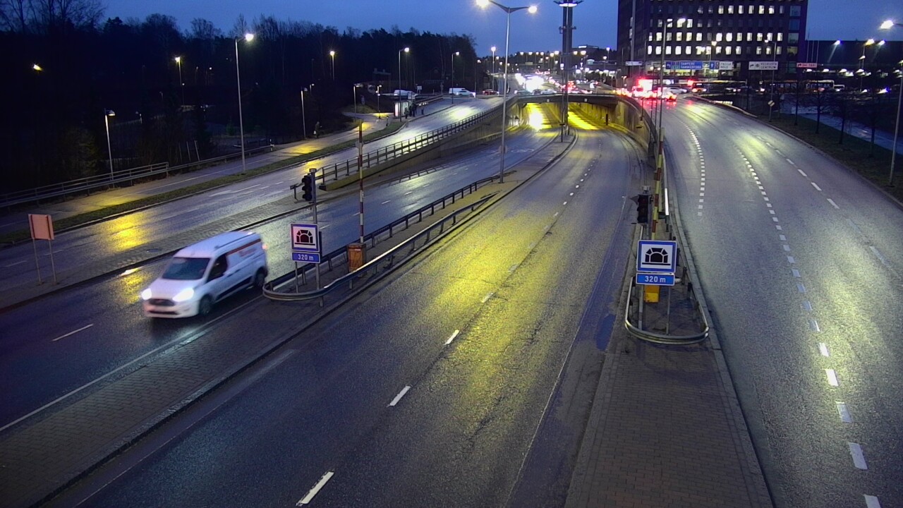 Kelikamerat Kuva Tie 100 Helsinki Hakamäentie, Kivihaan tunneli, länsi, Helsinki, Uusimaa