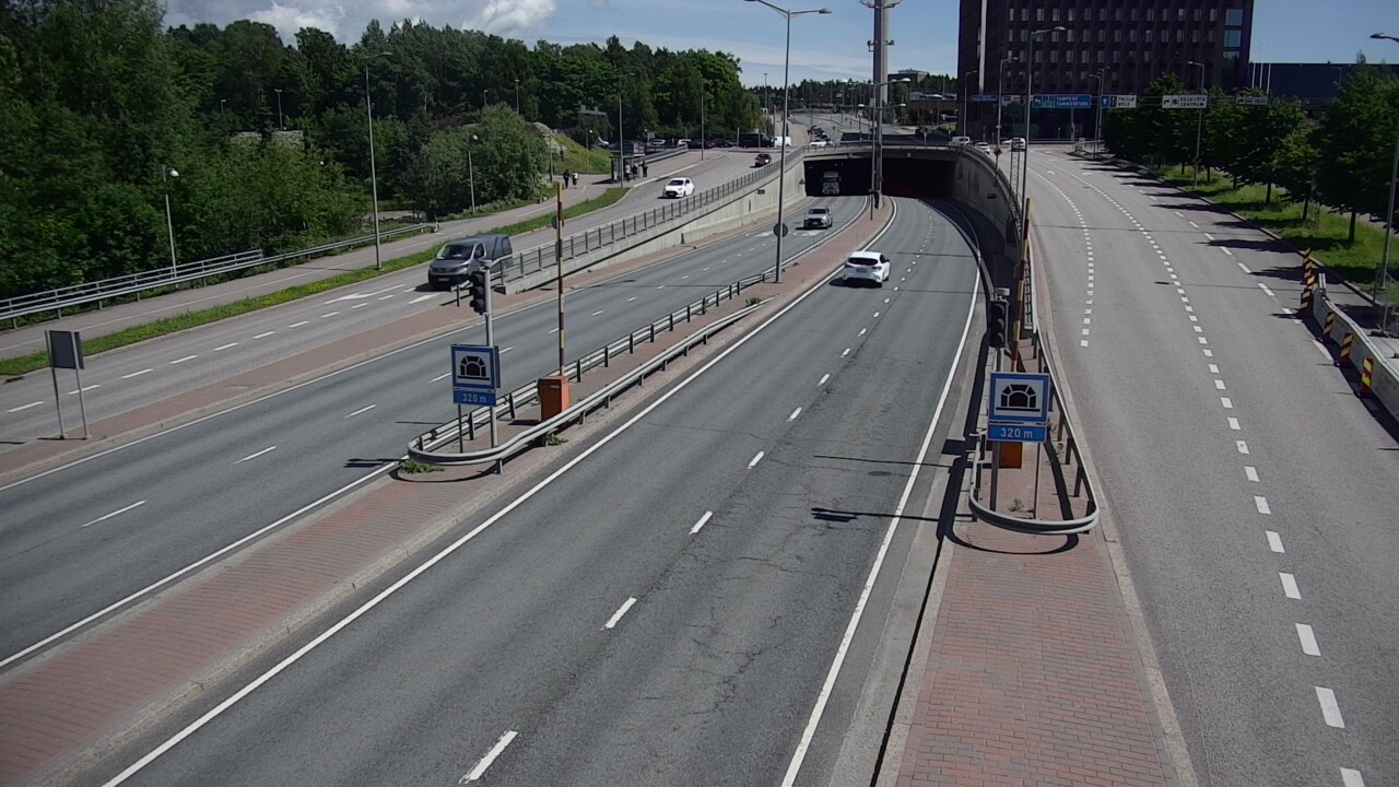 Kelikamerat Kuva Tie 100 Helsinki Hakamäentie, Kivihaan tunneli, länsi, Helsinki, Uusimaa