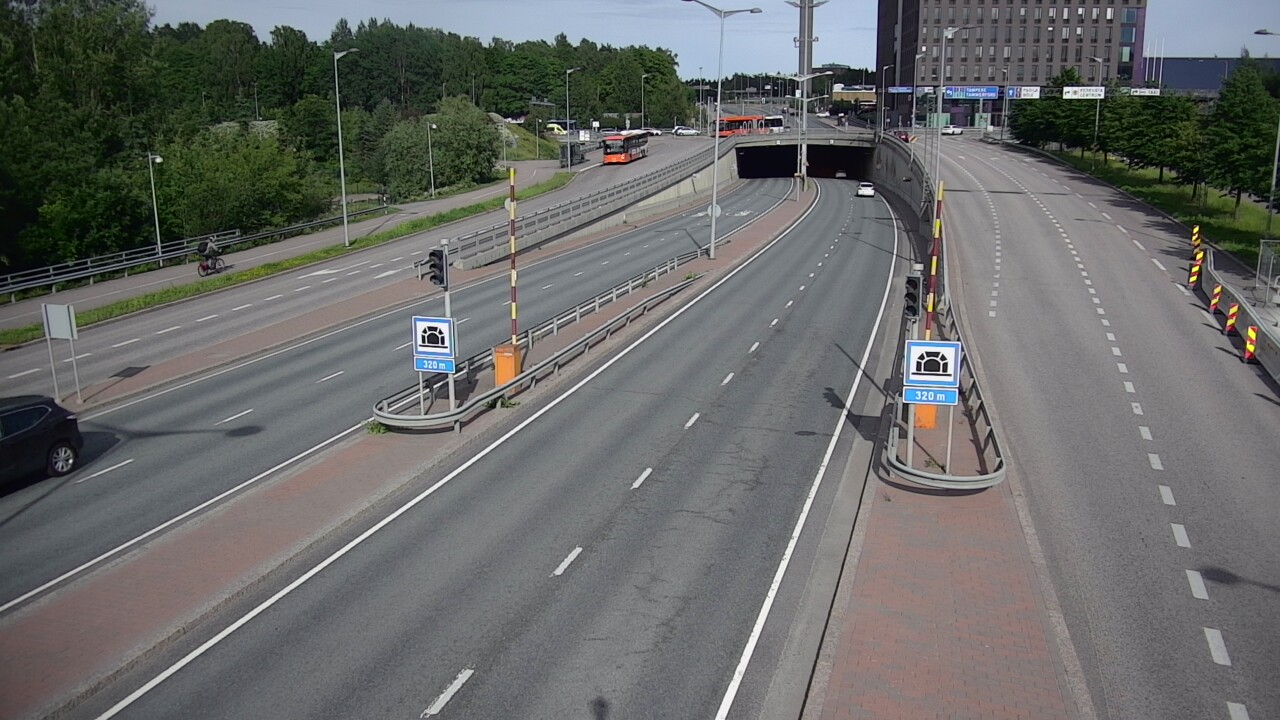 Kelikamerat Kuva Tie 100 Helsinki Hakamäentie, Kivihaan tunneli, länsi, Helsinki, Uusimaa