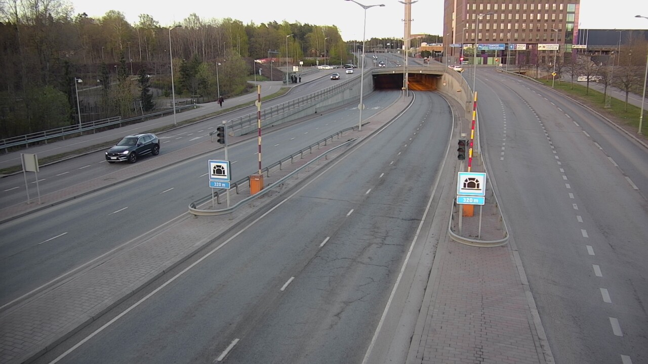 Kelikamerat Kuva Tie 100 Helsinki Hakamäentie, Kivihaan tunneli, länsi, Helsinki, Uusimaa