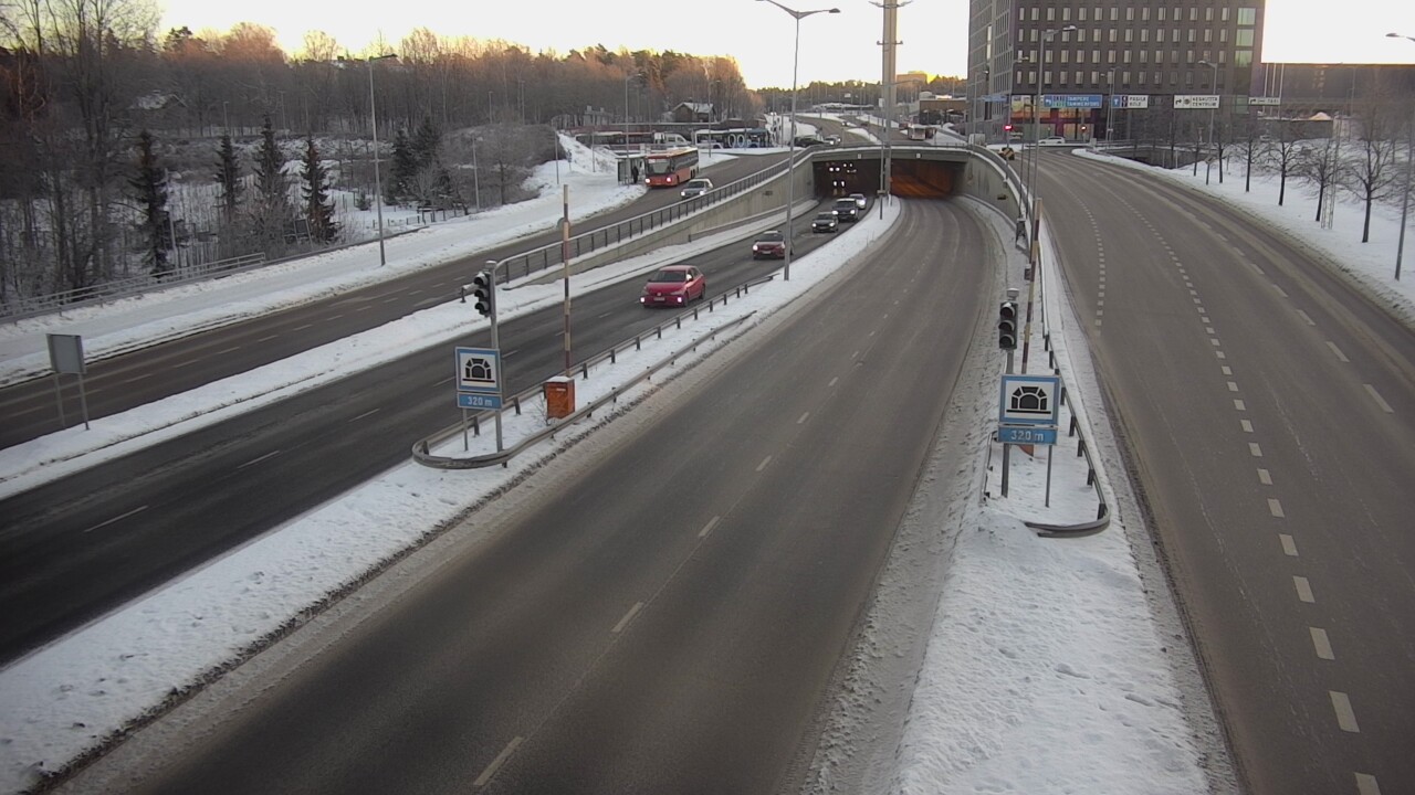 Kelikamerat Kuva Tie 100 Helsinki Hakamäentie, Kivihaan tunneli, länsi, Helsinki, Uusimaa