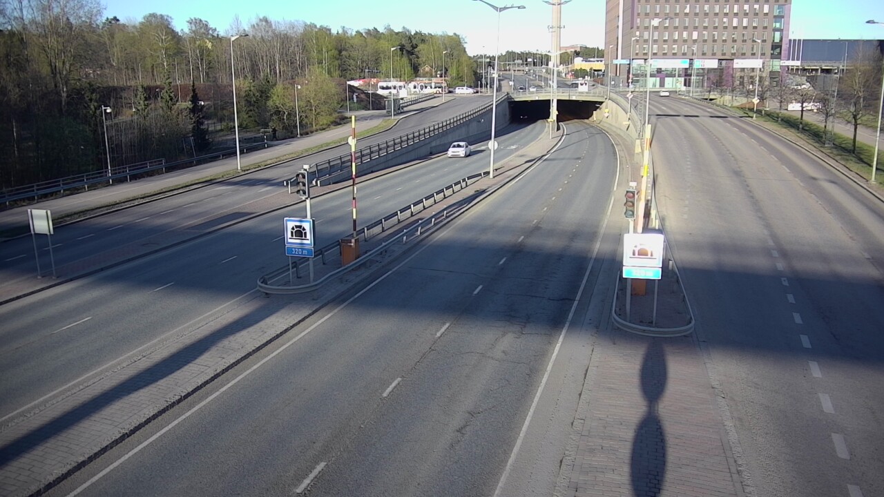 Kelikamerat Kuva Tie 100 Helsinki Hakamäentie, Kivihaan tunneli, länsi, Helsinki, Uusimaa