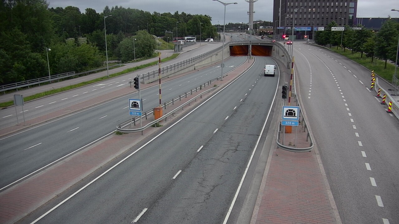 Kelikamerat Kuva Tie 100 Helsinki Hakamäentie, Kivihaan tunneli, länsi, Helsinki, Uusimaa