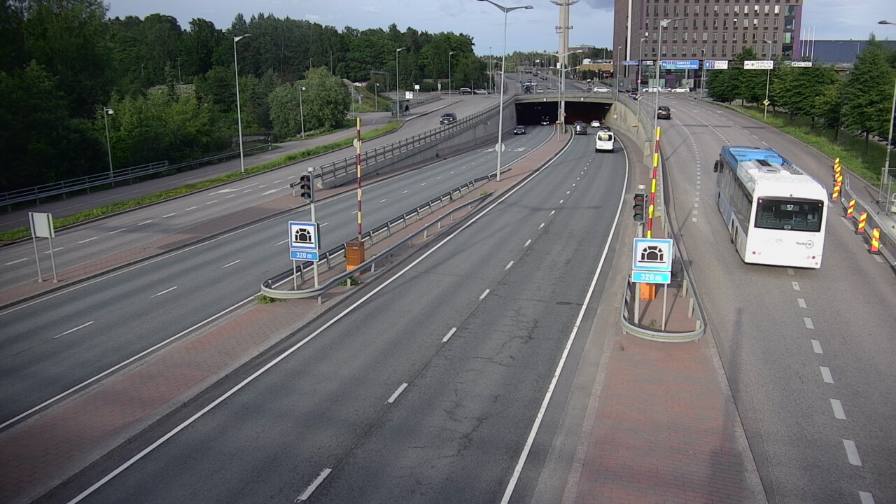 Kelikamerat Kuva Tie 100 Helsinki Hakamäentie, Kivihaan tunneli, länsi, Helsinki, Uusimaa