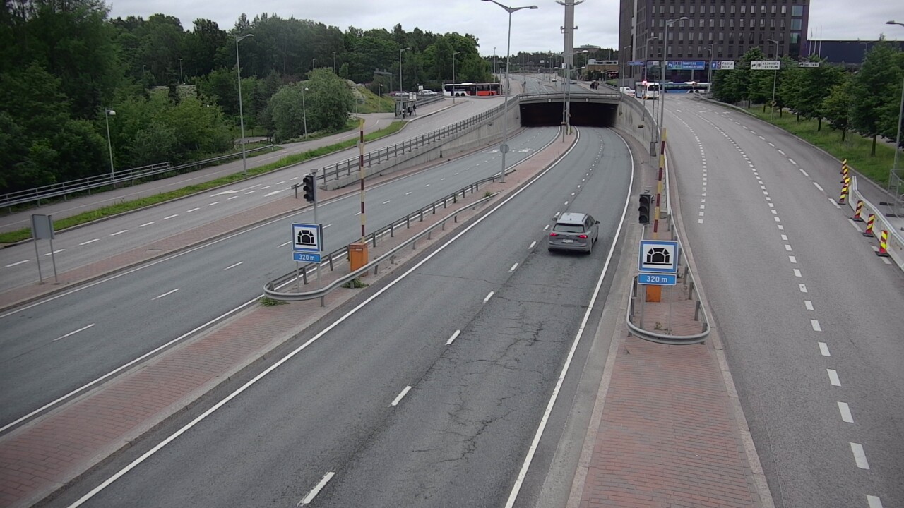 Weather Camera Image Road 100 Helsinki Hakamäentie, Kivihaan tunneli, länsi, Helsinki, Uusimaa