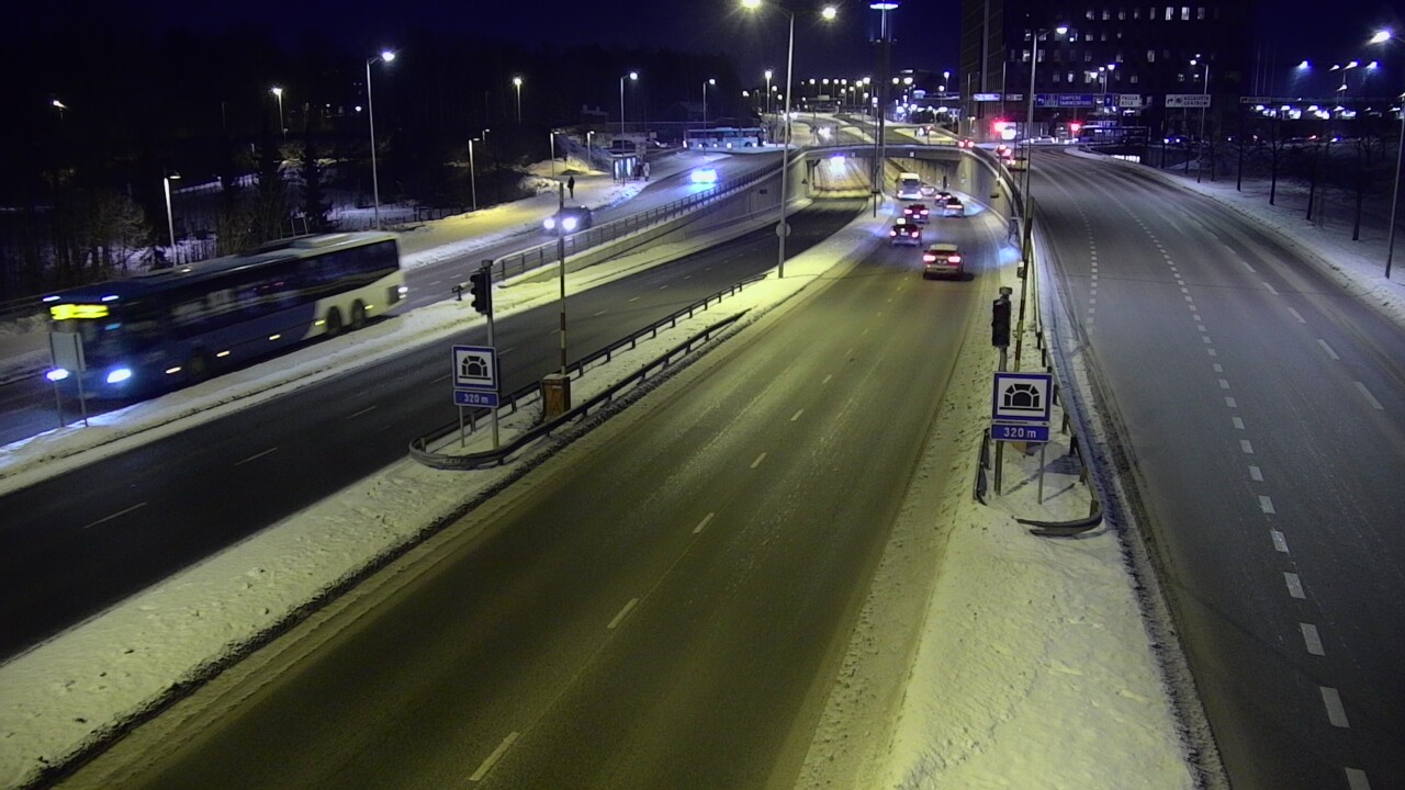 Weather Camera Image Road 100 Helsinki Hakamäentie, Kivihaan tunneli, länsi, Helsinki, Uusimaa