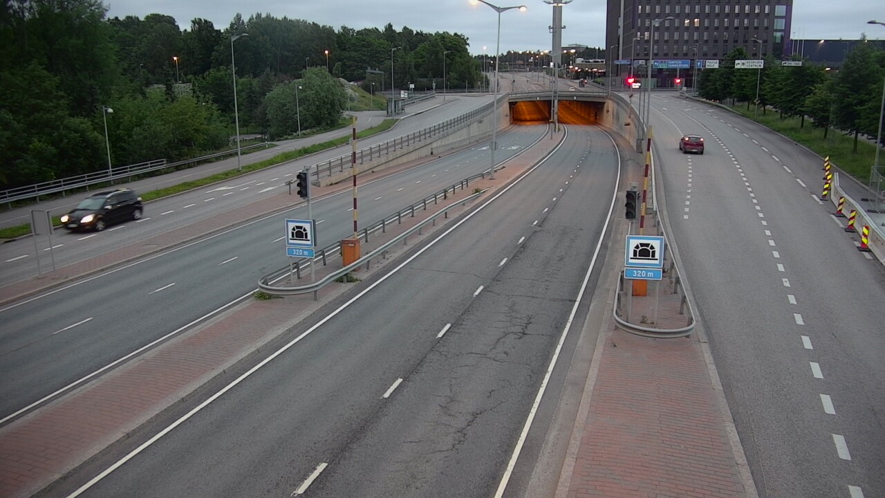 Kelikamerat Kuva Tie 100 Helsinki Hakamäentie, Kivihaan tunneli, länsi, Helsinki, Uusimaa