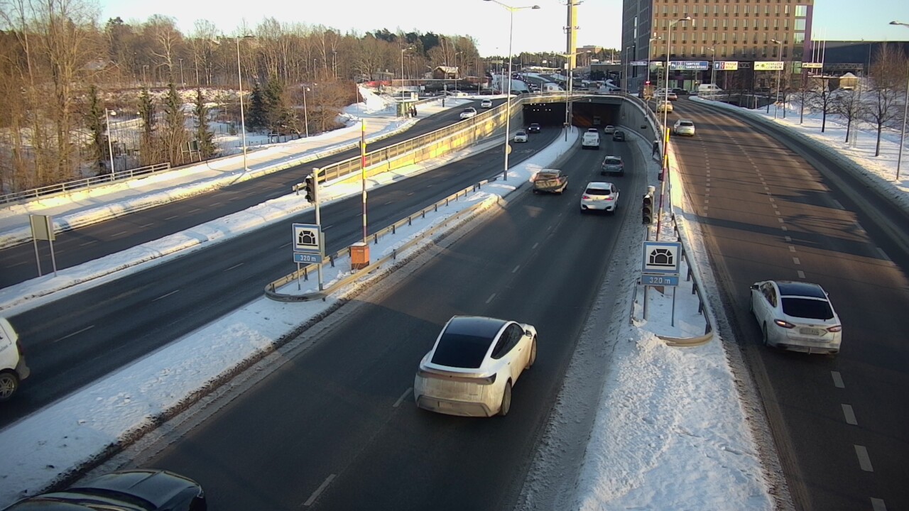 Kelikamerat Kuva Tie 100 Helsinki Hakamäentie, Kivihaan tunneli, länsi, Helsinki, Uusimaa