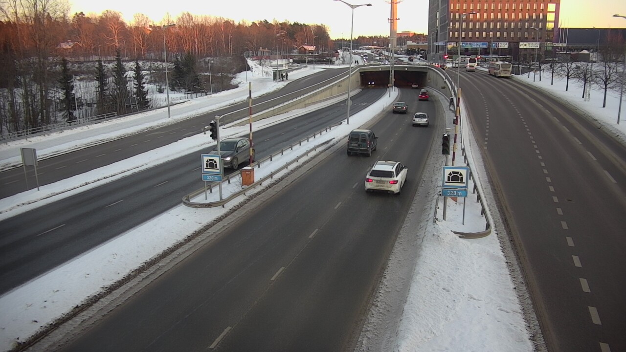 Kelikamerat Kuva Tie 100 Helsinki Hakamäentie, Kivihaan tunneli, länsi, Helsinki, Uusimaa