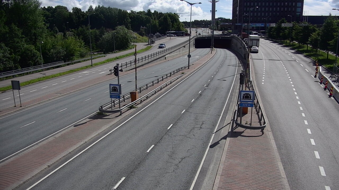 Kelikamerat Kuva Tie 100 Helsinki Hakamäentie, Kivihaan tunneli, länsi, Helsinki, Uusimaa